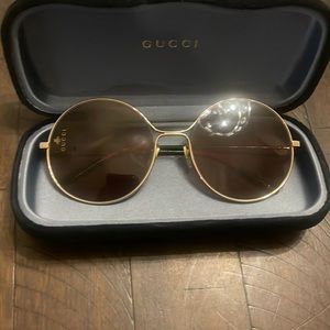 Women Gucci sunglasses